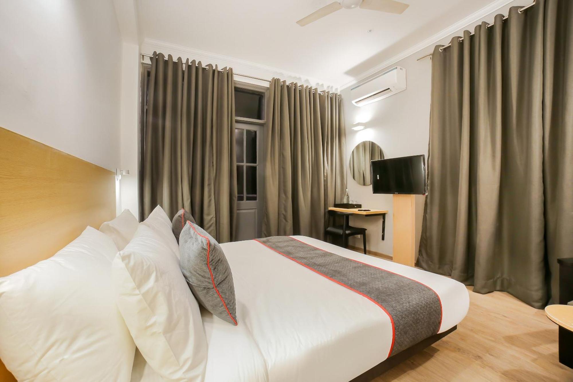 Townhouse 330 Dlf Phase-2 Near Leisure Valley Park Гургаон Экстерьер фото